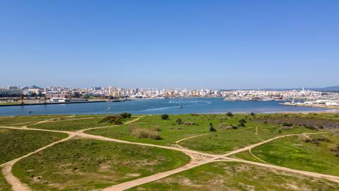 Edifícios para Reabilitação com Vistas Excecionais, Ferragudo