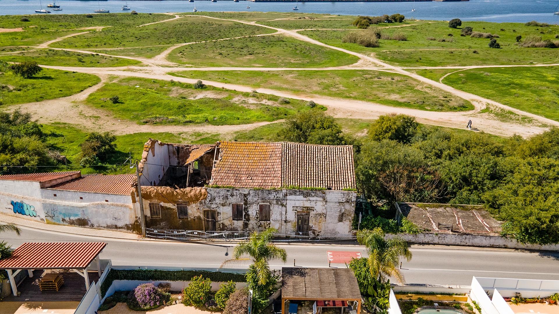 Edifícios para Reabilitação com Vistas Excecionais, Ferragudo