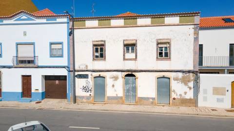 Oportunidade de Reabilitação de Moradia com (ARU) em Ferragudo