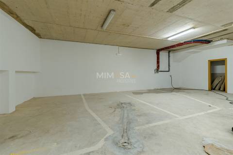 T2 Renovado com Varandas e Garagem em Lagos