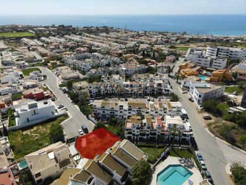 Terreno urbano virado a sul na Torraltinha, Lagos