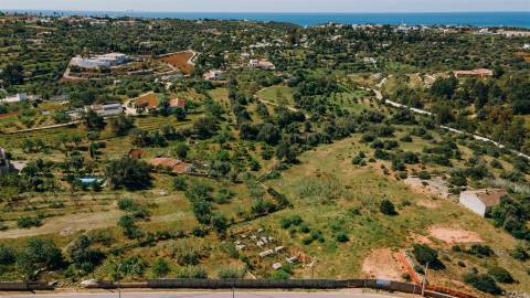 Terreno em Lagoa com projeto aprovado para  Casa de Campo