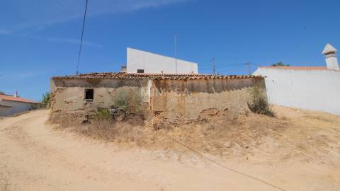 Ruina com Projeto Aprovado e Vista Panorâmica sobre Aljezur