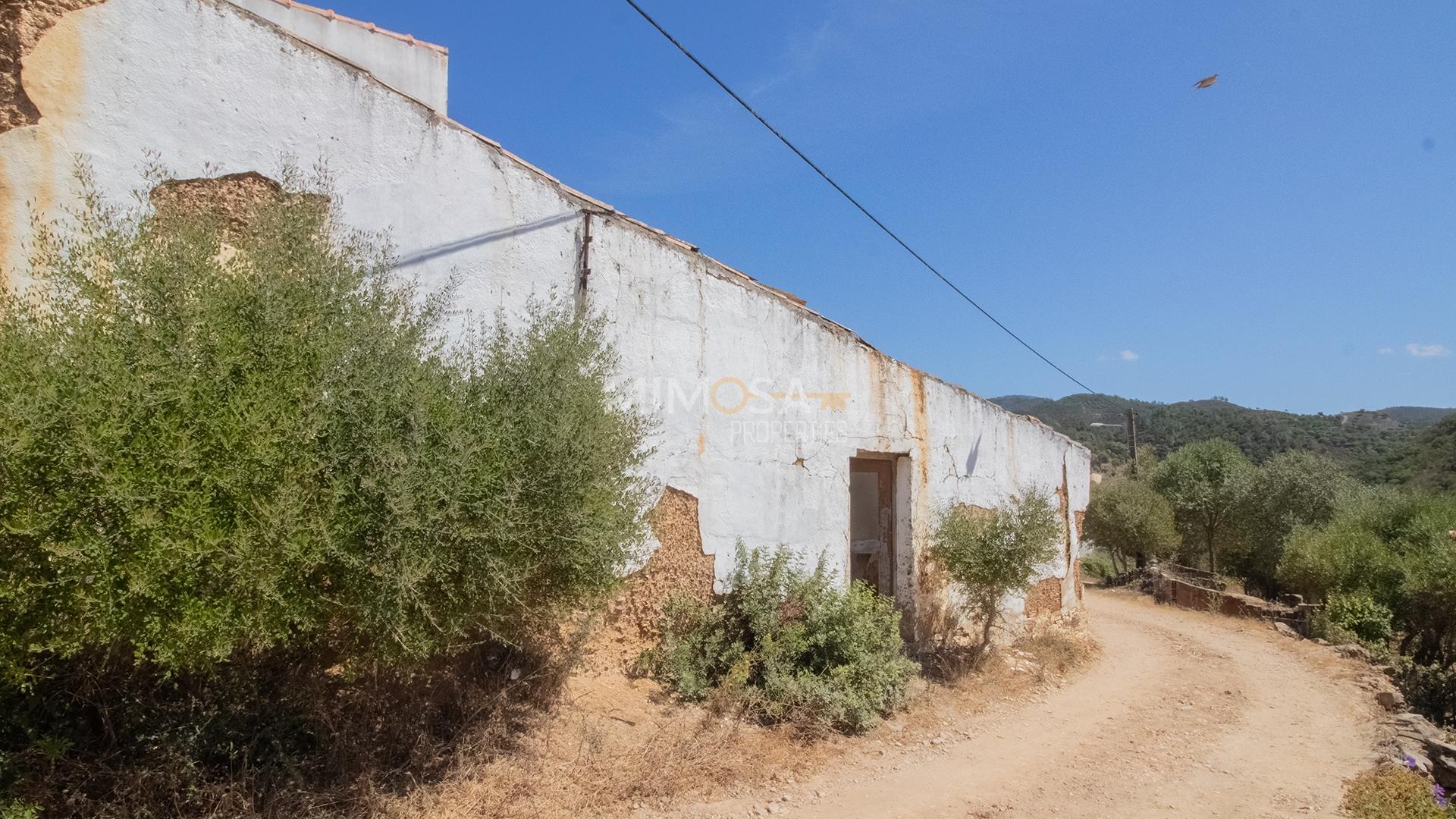 Moradia T3 com Projeto Aprovado e Vista Panorâmica sobre Aljezur