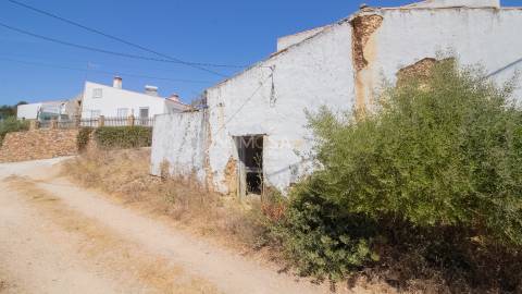 Ruina com Projeto Aprovado e Vista Panorâmica sobre Aljezur