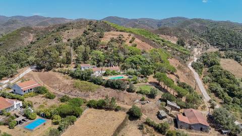 Ruina com Projeto Aprovado e Vista Panorâmica sobre Aljezur