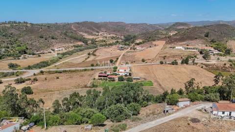 Ruina com Projeto Aprovado e Vista Panorâmica sobre Aljezur