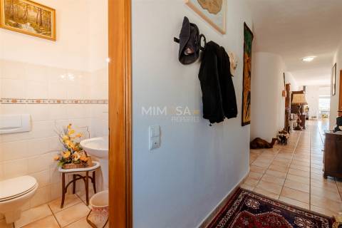 Moradia T3+1 com piscina, garagem, 3,6 ha de terreno - Bensafrim