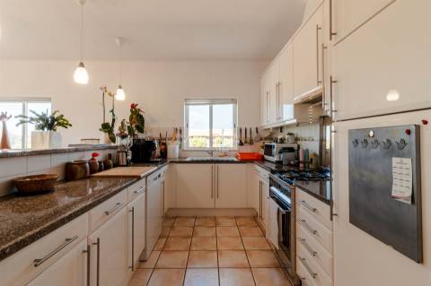 Moradia T3+1 com piscina, garagem, 3,6 ha de terreno - Bensafrim