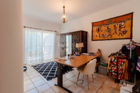 Moradia T3+1 com piscina, garagem, 3,6 ha de terreno - Bensafrim