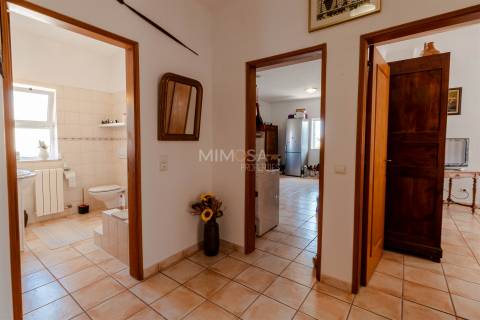 Moradia T3+1 com piscina, garagem, 3,6 ha de terreno - Bensafrim