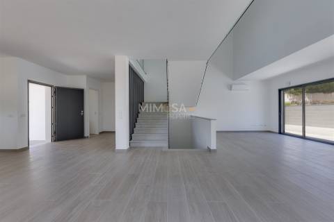 Luxuosa Moradia Independente com Piscina no Espartal – Aljezur