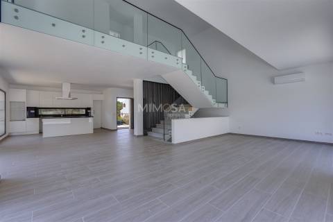 Luxuosa Moradia Independente com Piscina no Espartal – Aljezur