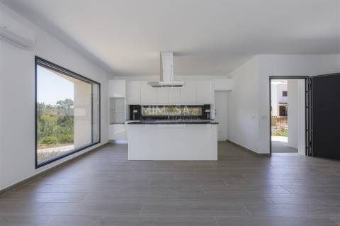 Luxuosa Moradia Independente com Piscina no Espartal – Aljezur