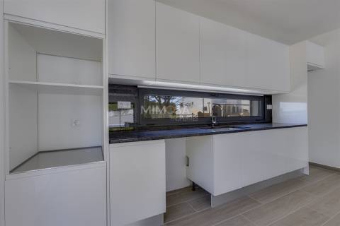 Luxuosa Moradia Independente com Piscina no Espartal – Aljezur