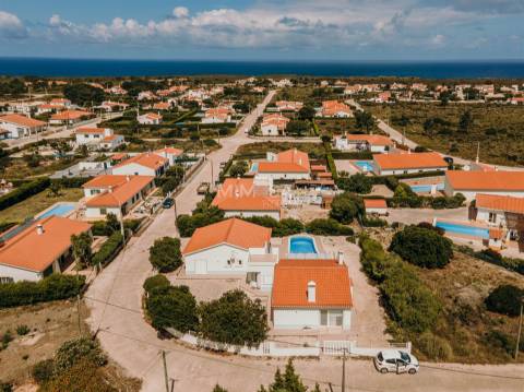 Moradia T4 com Piscina e Vista Mar no Vale da Telha, Aljezur