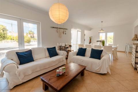 Moradia T4 com Piscina e Vista Mar no Vale da Telha, Aljezur