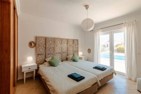 Moradia T4 com Piscina e Vista Mar no Vale da Telha, Aljezur