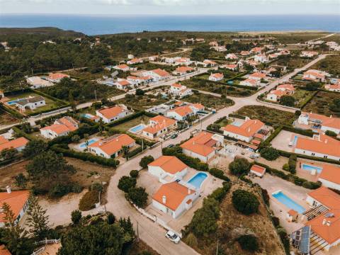 Moradia T4 com Piscina e Vista Mar no Vale da Telha, Aljezur