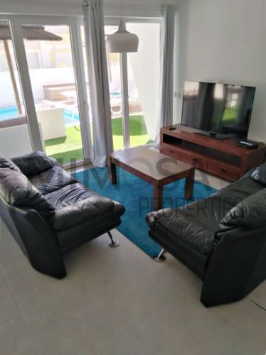 Moradia moderna t3 com piscina e perto da praia em Burgau, Lagos