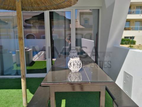 Moradia moderna t3 com piscina e perto da praia em Burgau, Lagos