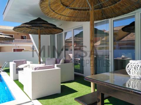 Moradia moderna t3 com piscina e perto da praia em Burgau, Lagos