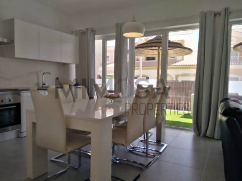 Moradia moderna t3 com piscina e perto da praia em Burgau, Lagos