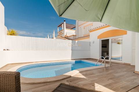 Moradia Geminada T4, Faro, Lagos / Arrendamento / 3000