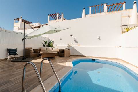 Moradia Geminada T4, Faro, Lagos / Arrendamento / 3000