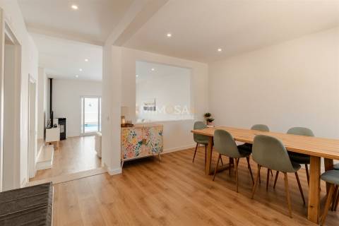 Moradia Geminada T4, Faro, Lagos / Arrendamento / 3000