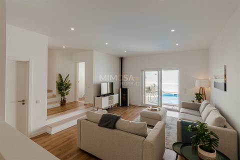 Moradia Geminada T4, Faro, Lagos / Arrendamento / 3000