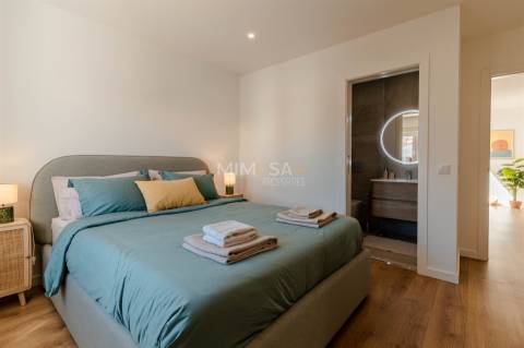 Moradia Geminada T4, Faro, Lagos / Arrendamento / 3000