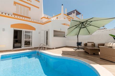 Moradia Geminada T4, Faro, Lagos / Arrendamento / 3000