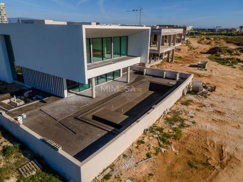 Moradia T4 de Luxo com Vista Mar e Piscina, Lagos