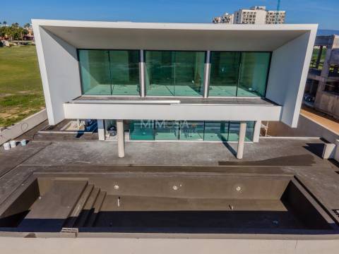 Moradia T4 de Luxo com Vista Mar e Piscina, Lagos