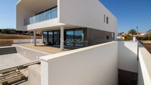 Moradia T4 de Luxo com Vista Mar e Piscina, Lagos