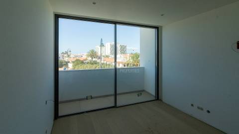 Moradia T4 de Luxo com Vista Mar e Piscina, Lagos
