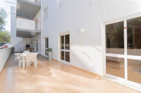 Apartamento T3 Tranquilo com Terraço