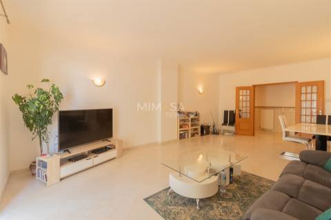 Apartamento T3 Tranquilo com Terraço