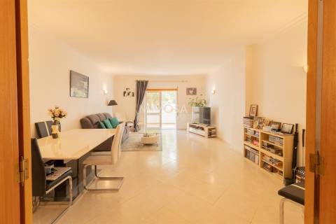 Apartamento T3 Tranquilo com Terraço