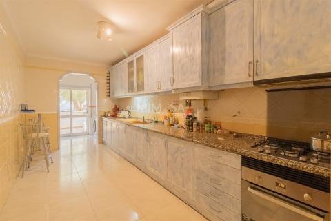 Apartamento T3 Tranquilo com Terraço