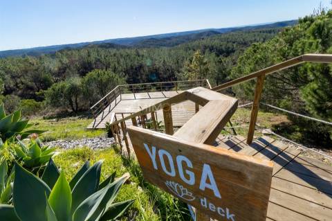 Residência Luxuosa em Vale de Figueiras