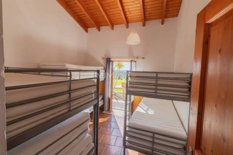 Residência Luxuosa em Vale de Figueiras