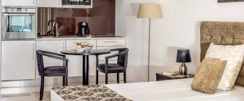 Apartamento de Luxo com Vista para Piscina em Lagos!