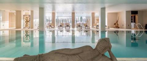 Apartamento de Luxo com Vista para Piscina em Lagos!