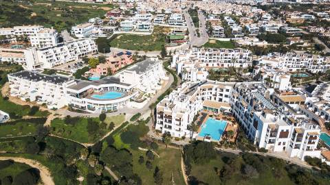 Apartamento de Luxo a 5 Min da Praia de Porto Mós – Lagos