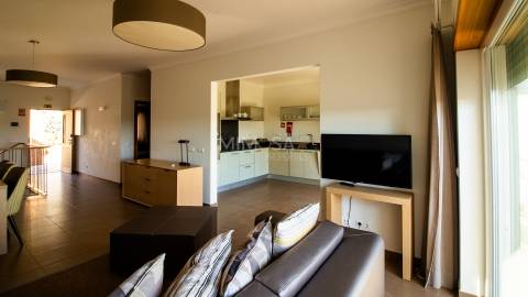 Moradia T3 em Banda – Arão, Mexilhoeira Grande