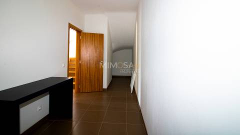 Moradia T3 em Banda – Arão, Mexilhoeira Grande