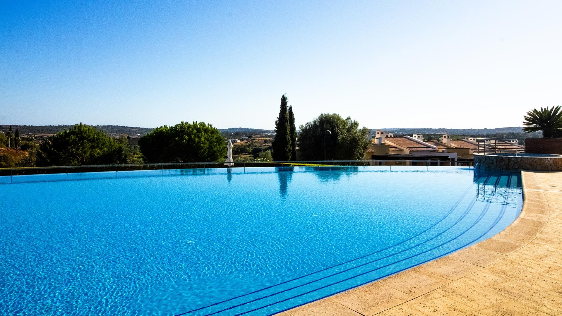 Moradia T3 em Banda – Arão, Mexilhoeira Grande