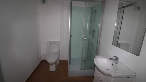 Moradia T5 +1, Praia da Luz Lagos / Arrendamento anual  4.000€ / Ref. LV059